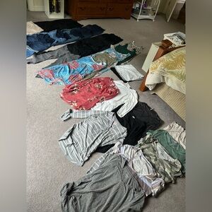 Women’s Size Medium Maternity Bundle 25+ Pieces